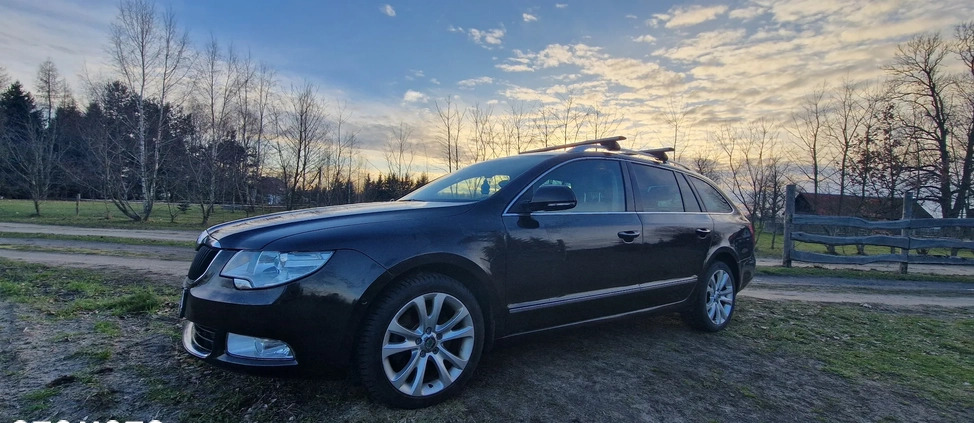 Skoda Superb cena 49900 przebieg: 140000, rok produkcji 2012 z Gdańsk małe 121